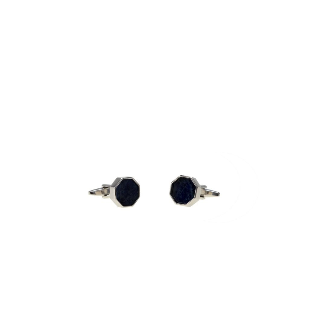Coppia di Gemelli Esagonali con Onice - gemelli in argento con facce esagonali scure di onice - su sfondo bianco.