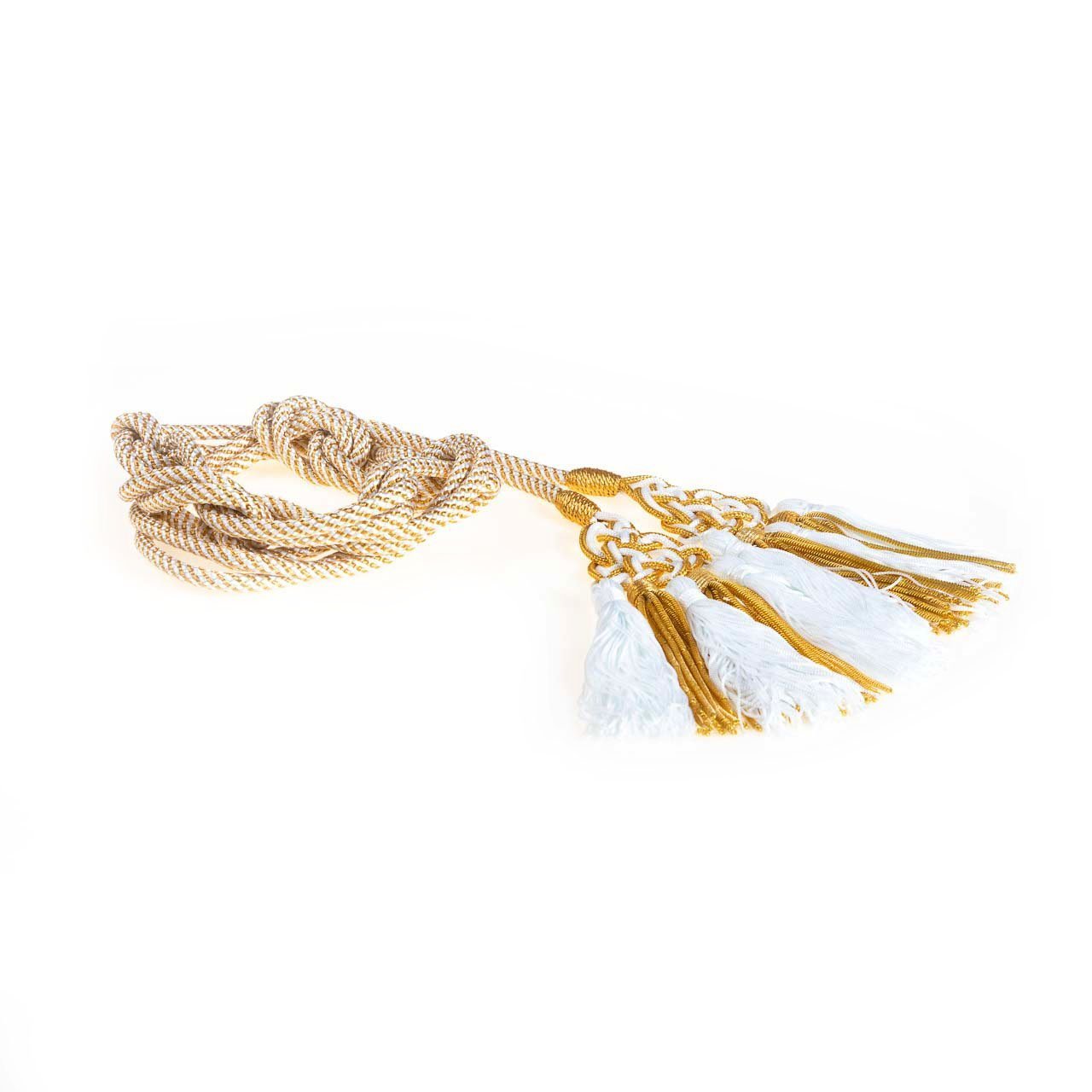 Il Cingolo Modello Battipanni, una corda decorativa in oro e bianco con nappe, è raffigurato su uno sfondo bianco.